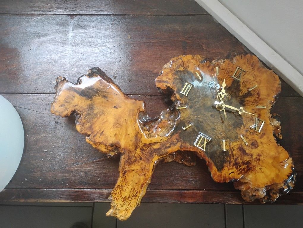 Antique Clock (1973)