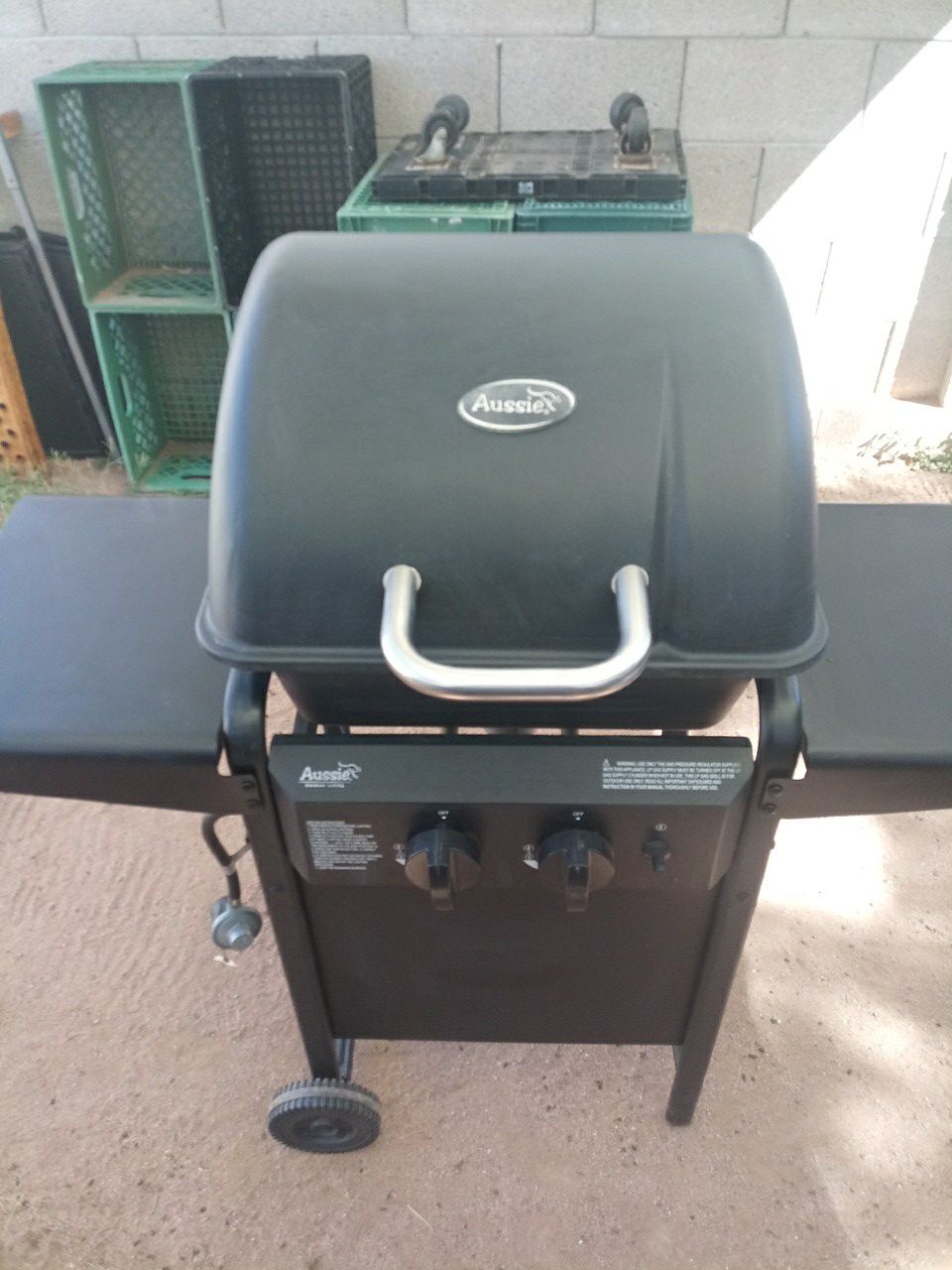 BBQ grill in great condition clean and ready no tank must pick up in Mesa