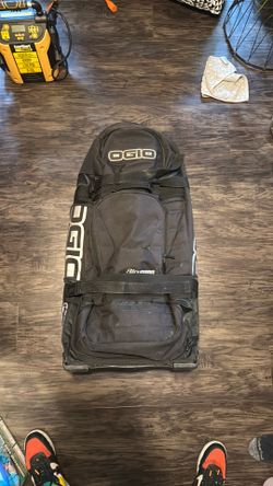 OGIO Rig 9800 Wheeled Gear Bag in black