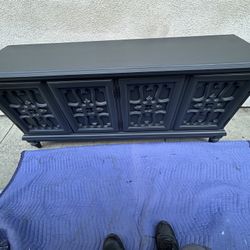 BEAUTIFUL MOUNT AIRY OF NORTH CAROLINA MCM TV CABINET CAN DELIVER LOCAL