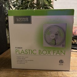 NIB Living Solutions 9” Plastic Box Fan