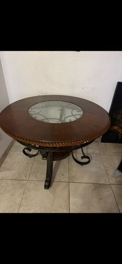 Round Table