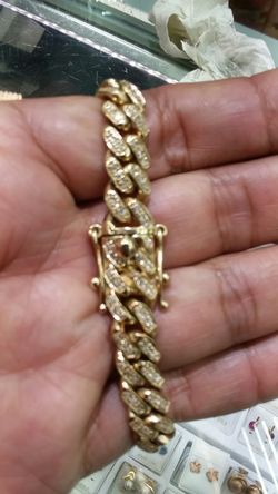 14k Gold cuban link bracelet hand made 50.9 grams 5ct diamonds