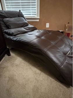 Chaise chair