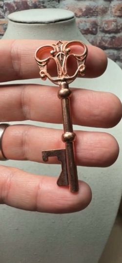 Rose Gold tone Skeleton key pendant