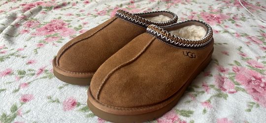UGGS tasmon II size 9