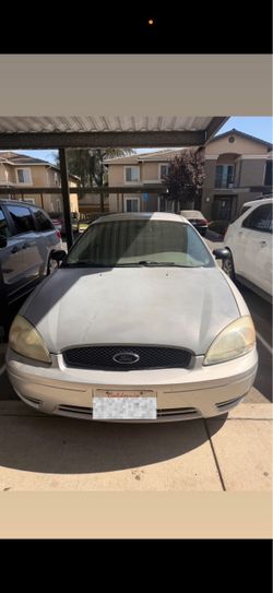 2004 Ford Taurus