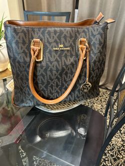 Noble Exchange Purse