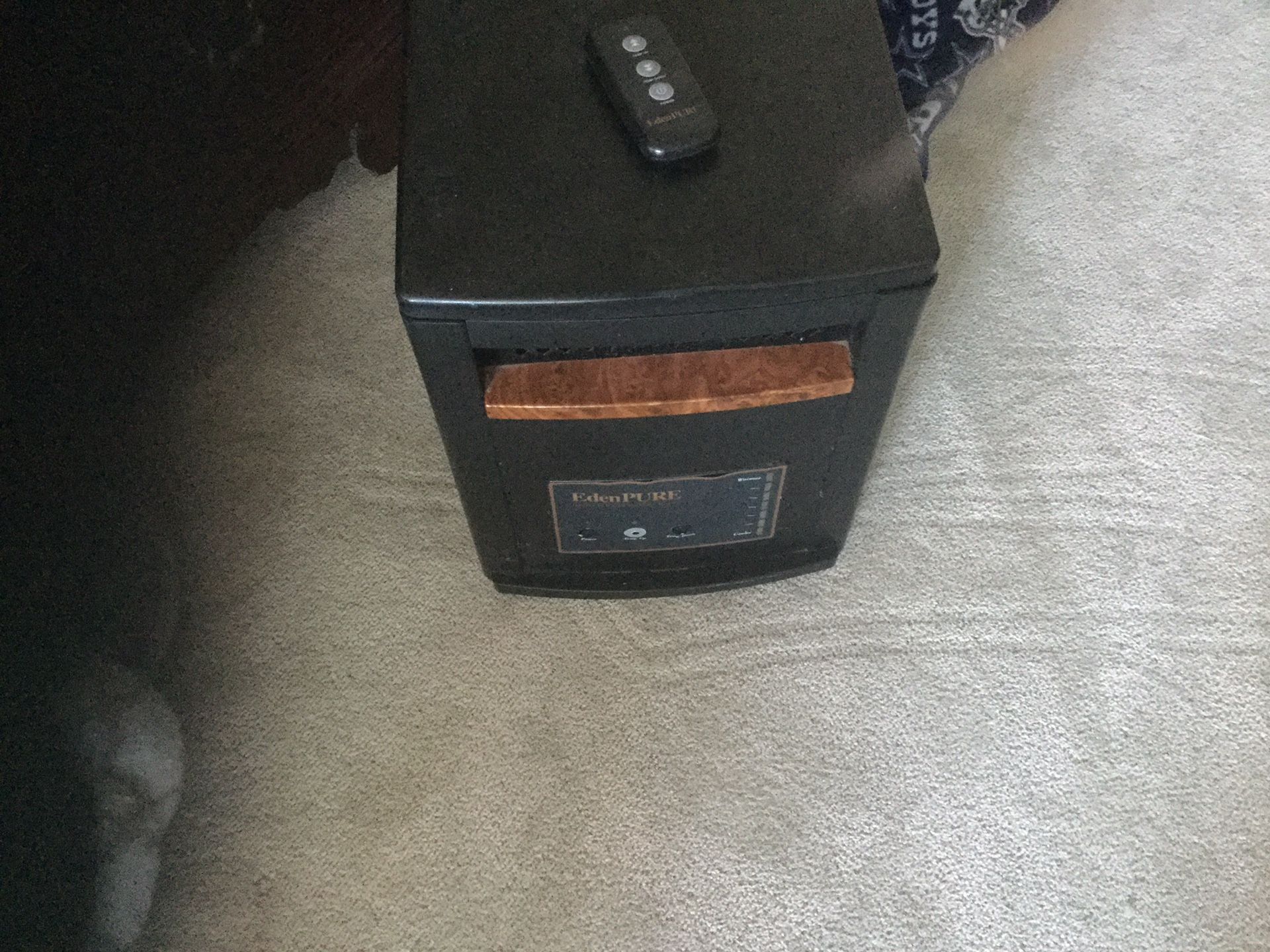 EDEN PURE floor Heater has remote control for Sale in Novato, CA - OfferUp