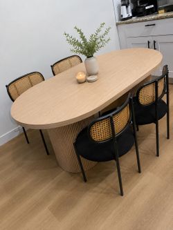 *NEW* Extendable Modern Dining Table $250