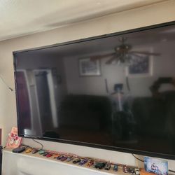 “70” Vizio Led Smart Tv With Remote 