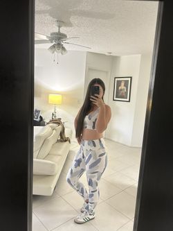 Greenfit Women’s Set Legging /top  Fits S/M 