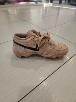 Softball cleats nike used