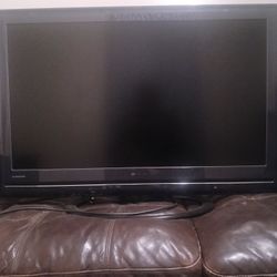 35" Hitachi Flat Screen