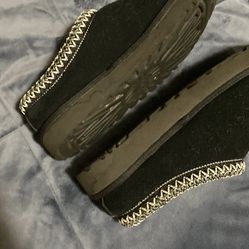 Black Uggs