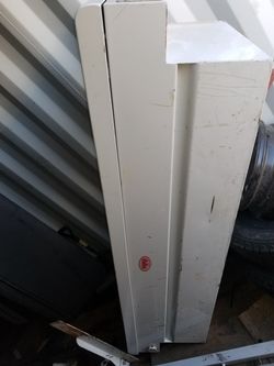 White steel tool box.