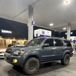 2005 Toyota Sequoia