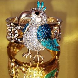 Austrian crystal enameled cuff bracelet with Removable magnetic Parrot brooch (7 in) Pulsera 