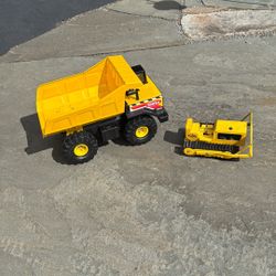 Vintage Tonka Bull Dozer & 1999 Tonka Truck