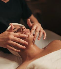 Facial ,brows threading