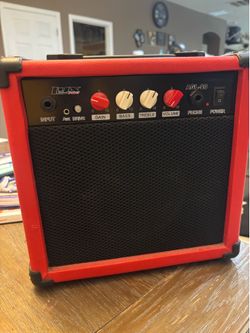 Lyx electric guitar and amp