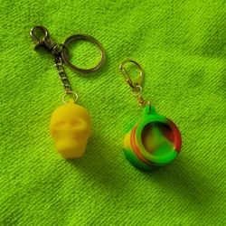 YLW/RD/GRN 3ml Skull/6ml Cylinder Silicone Wax/Dab/Oil Storage Container Keychains + 3 FREEBIES 