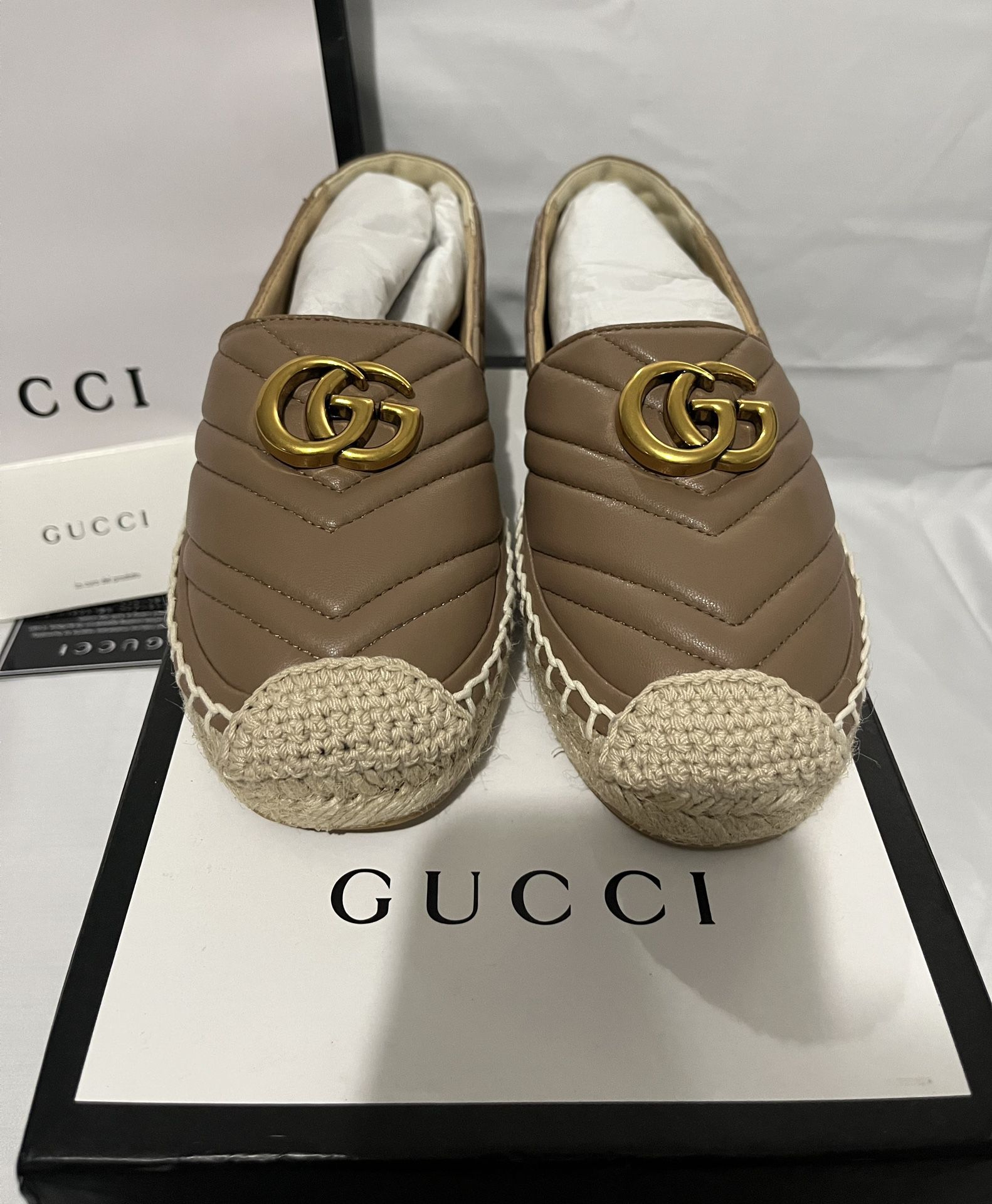 støvle leksikon Efterår Gucci leather GG beige espadrilles shoes (Euro 37, woman's US 6) for Sale  in Valley Stream, NY - OfferUp