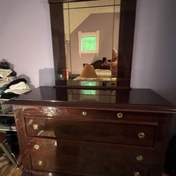 Queen Bedroom Furniture Set