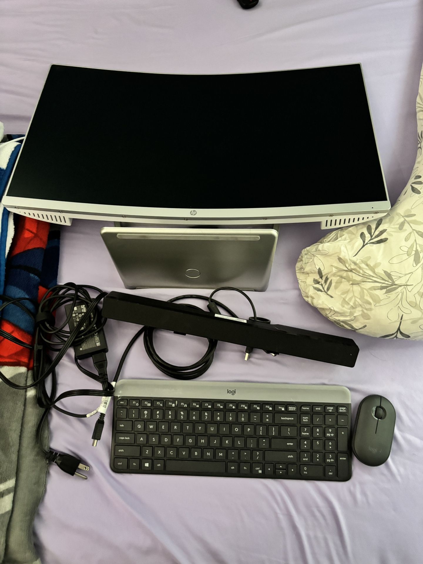 HP Curved Monitor With Accessories