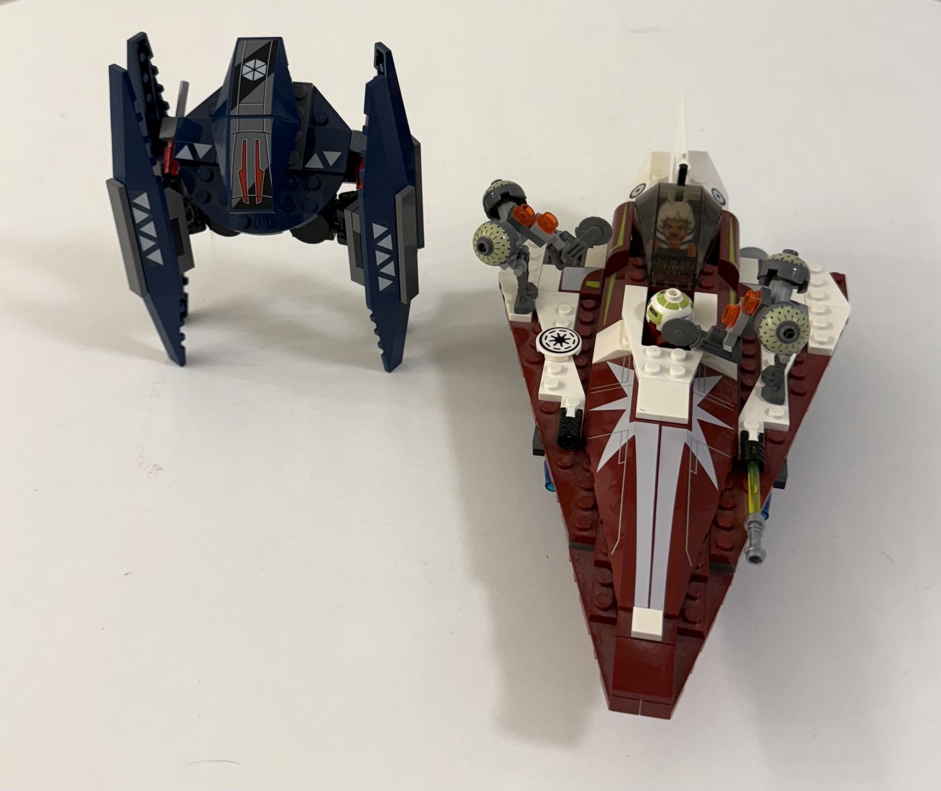 LEGO Star Wars-The Clone Wars-Ahsoka’s Starfighter And droids (7751)-COMPLETE 