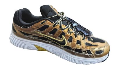 Nike Hq3030-700 Gold