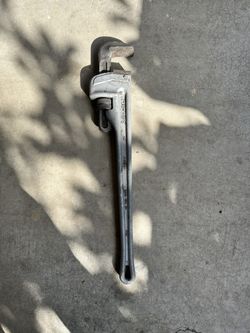 24” Rigid Wrench