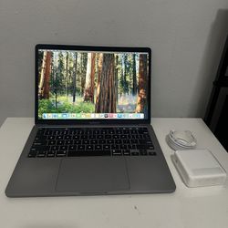 MacBook Pro 2020 13 in 16GB 500GB