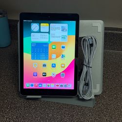 Apple iPad 6th Gen 9.7in W/Cord