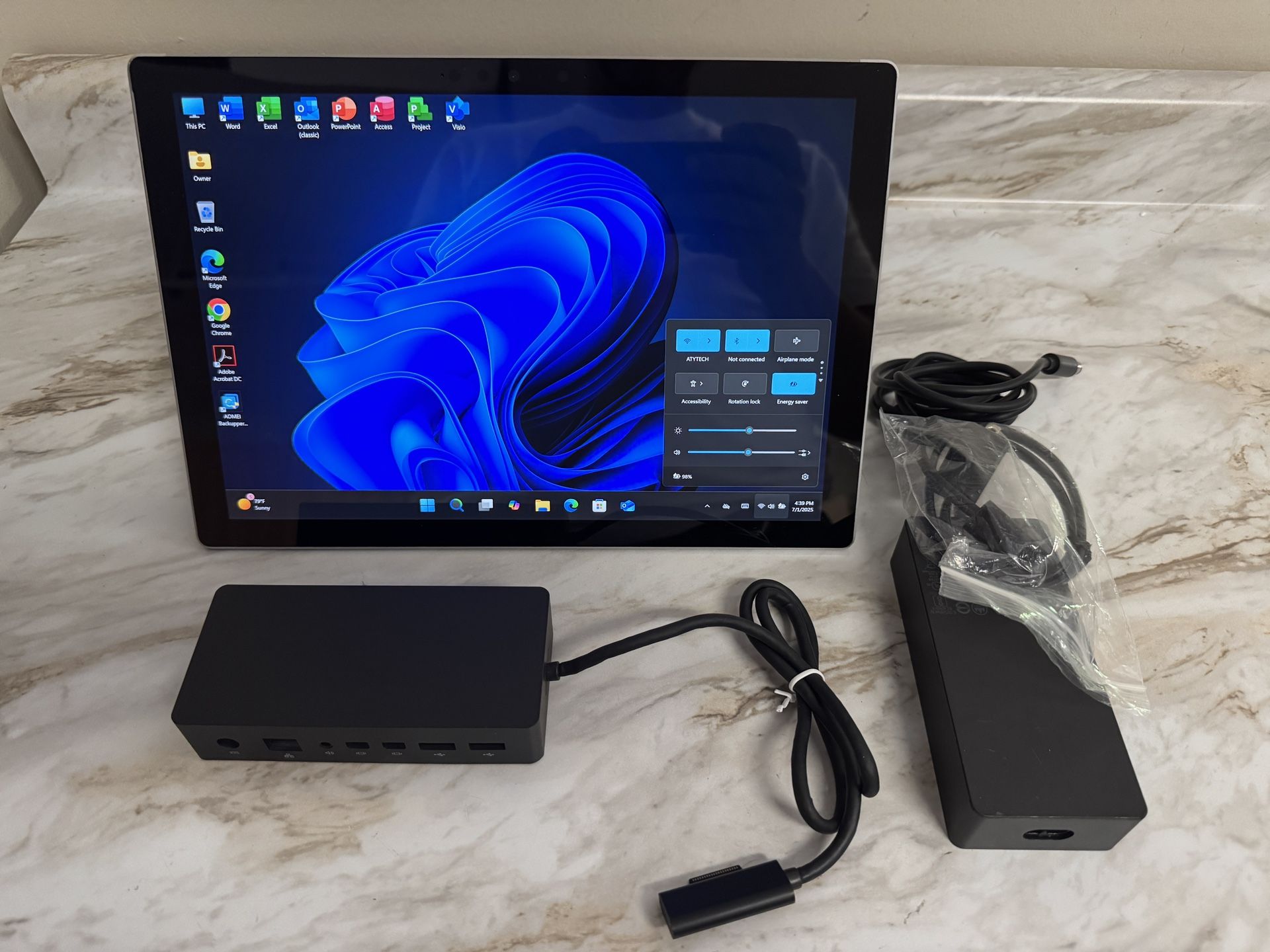 Microsoft Surface Pro 7 Plus - i5 - 256GB - 8GB -12.4" Touch W11 Pro - New Battery + Surface Dock