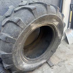 Akuret Mud’d flusher 19.5L-24 Tire (single)