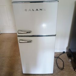 Mini Fridge And Freezer