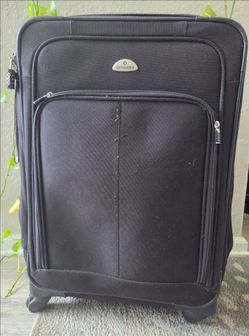 Medium checked in Luggage