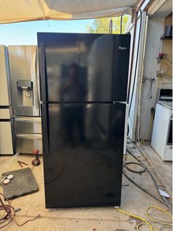 WHIRLPOOL REFRIGERATOR