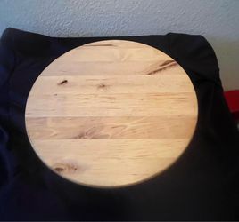 Lazy Susan - Beautiful Large Decorative 15” Diameter Spinning Pine Board. In Very Good Condition. Comes From a Smoke Free & Pet Free Home.