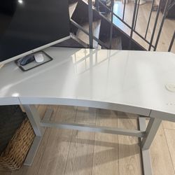 Adjustable Desk (WFH) Almost New Condition 
