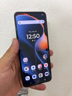 motorola razr 2025 256gb Verizon minor black dot on screen