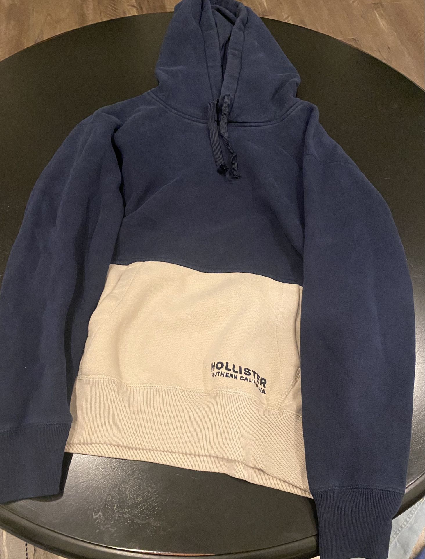 Hollister Sweatshirt