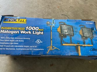 Pro Lite Dual halogen Shop light with adjustable tri pod.
