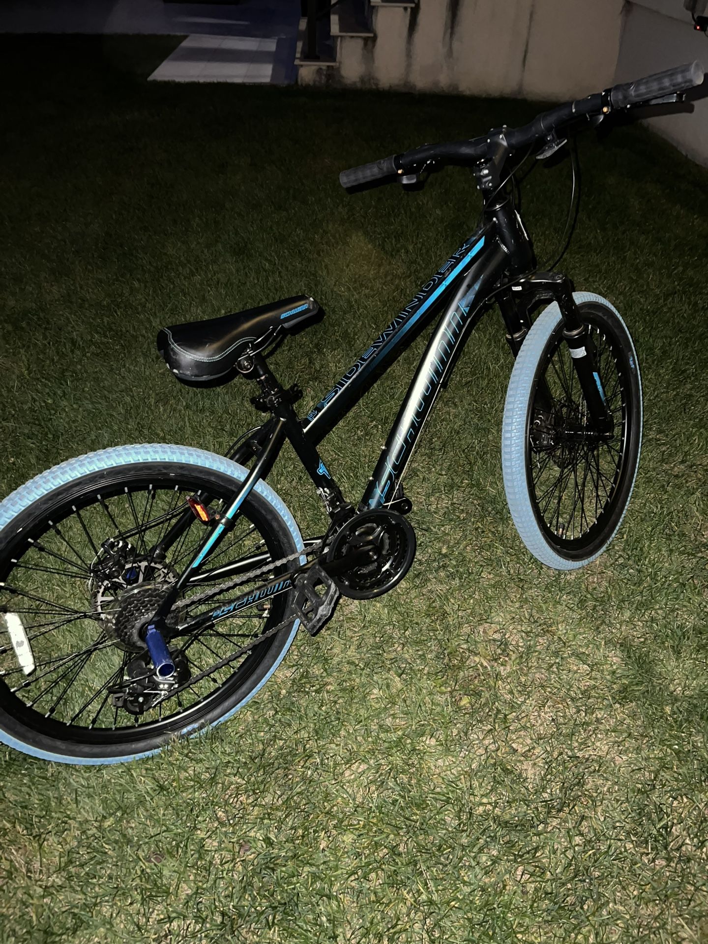 MODDED MOUNTAIN BIKE SALE READ DESC SEND OFFERS