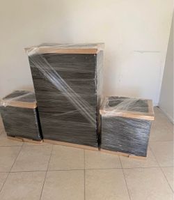 Chest and 2 nightstands - Gavetero y 2 mesitas de noche