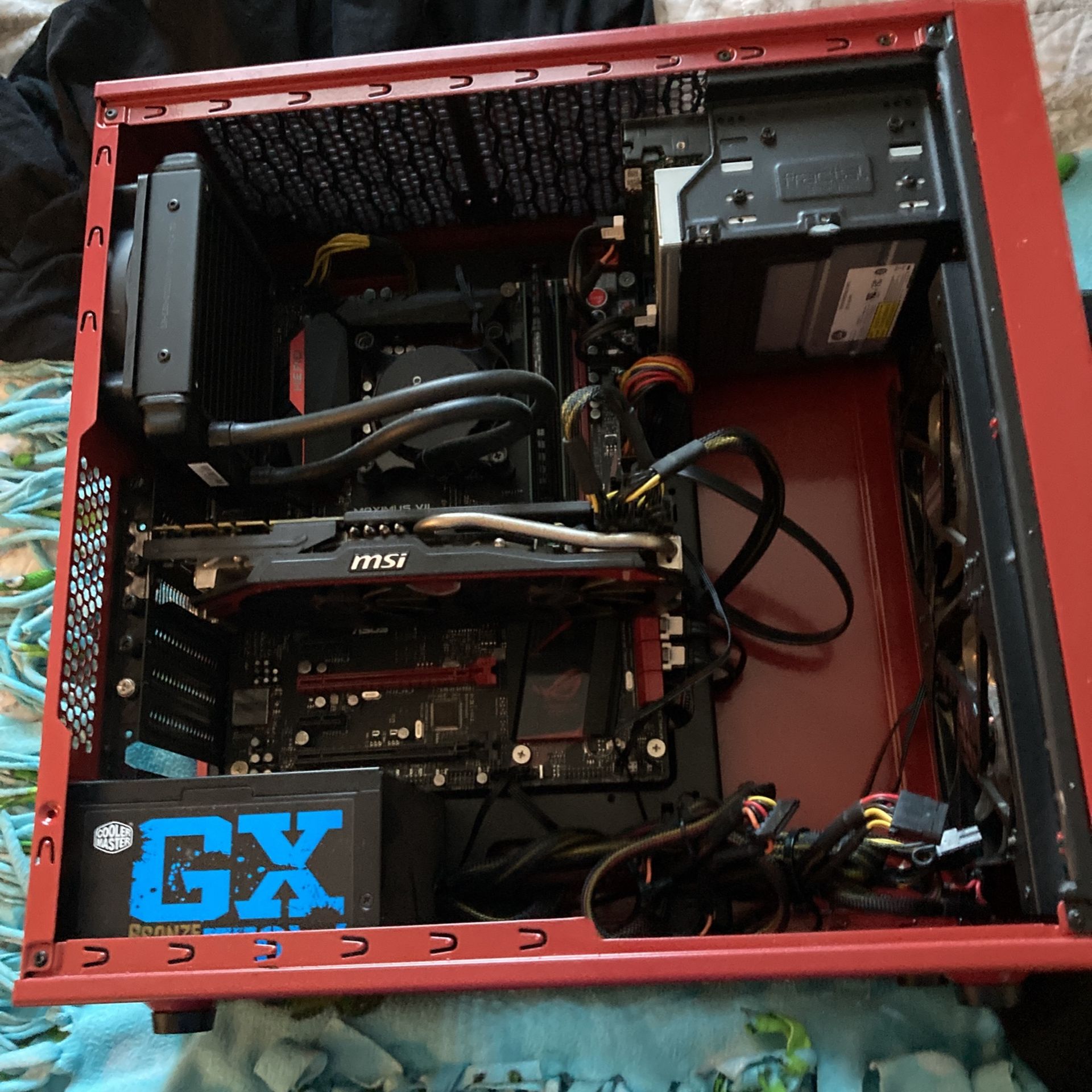 Red Gaming PC   Computer $275