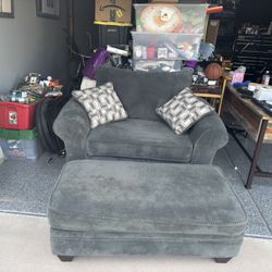 Captains Chair With Ottoman