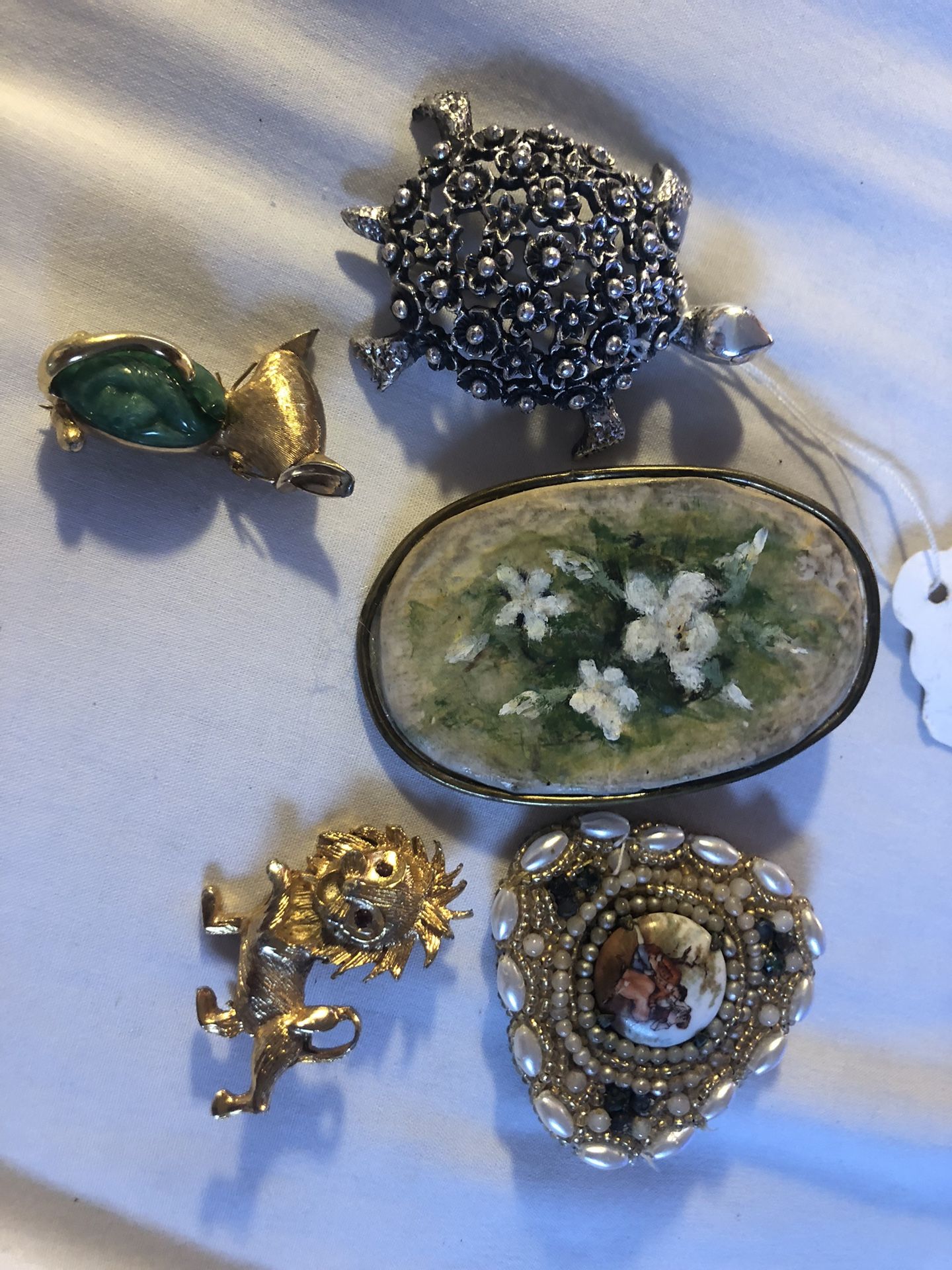 Vintage And Antique Brooch Lot 