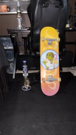 This is a Toy Machine Stoner sect complete skateboard
